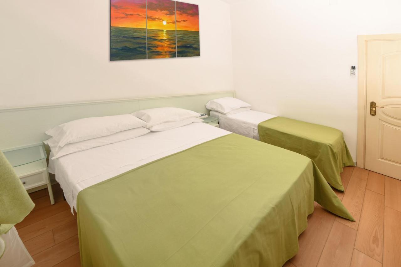 Hotel La Rosa Cattolica Esterno foto