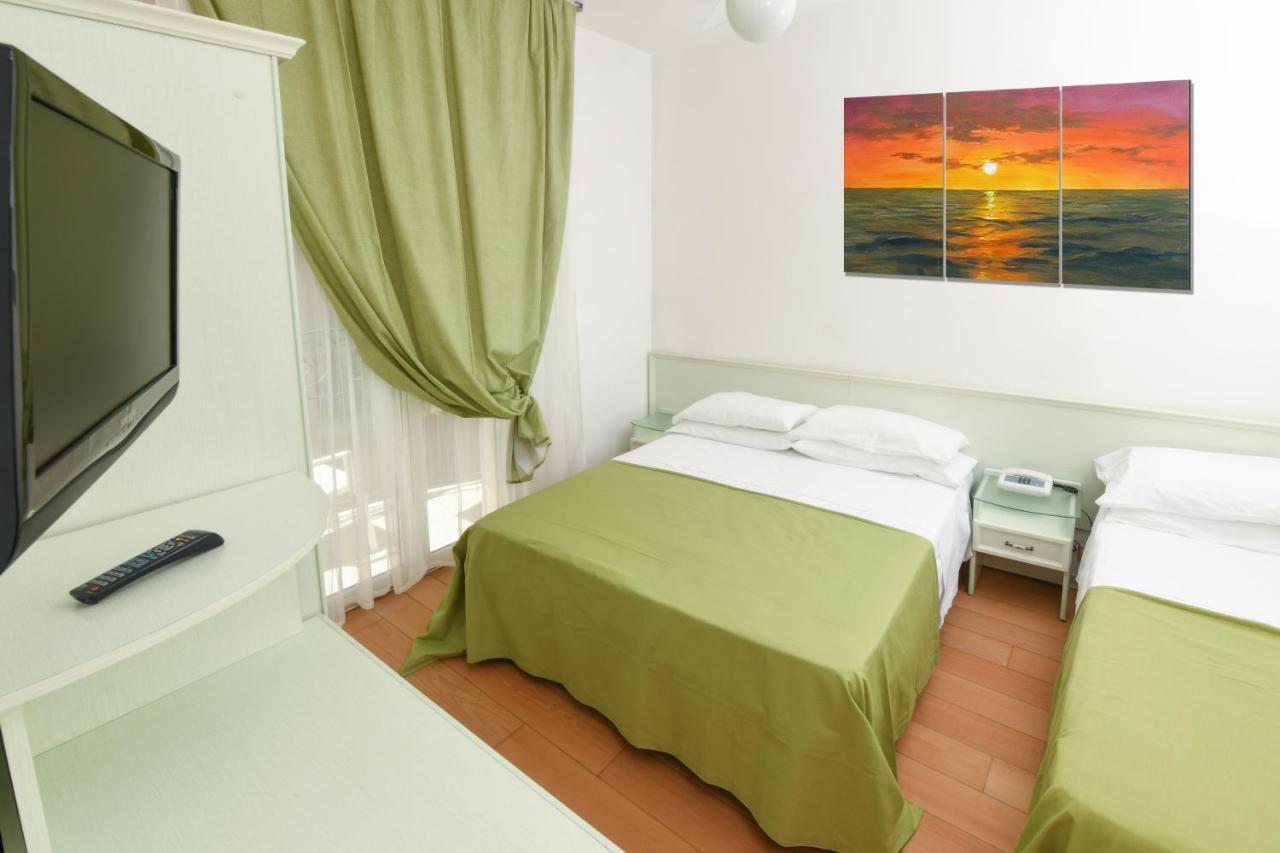 Hotel La Rosa Cattolica Esterno foto
