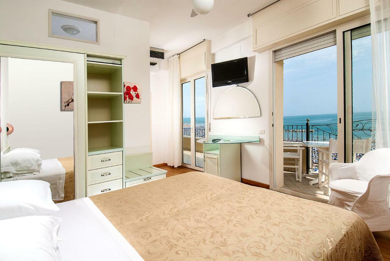 Hotel La Rosa Cattolica Esterno foto