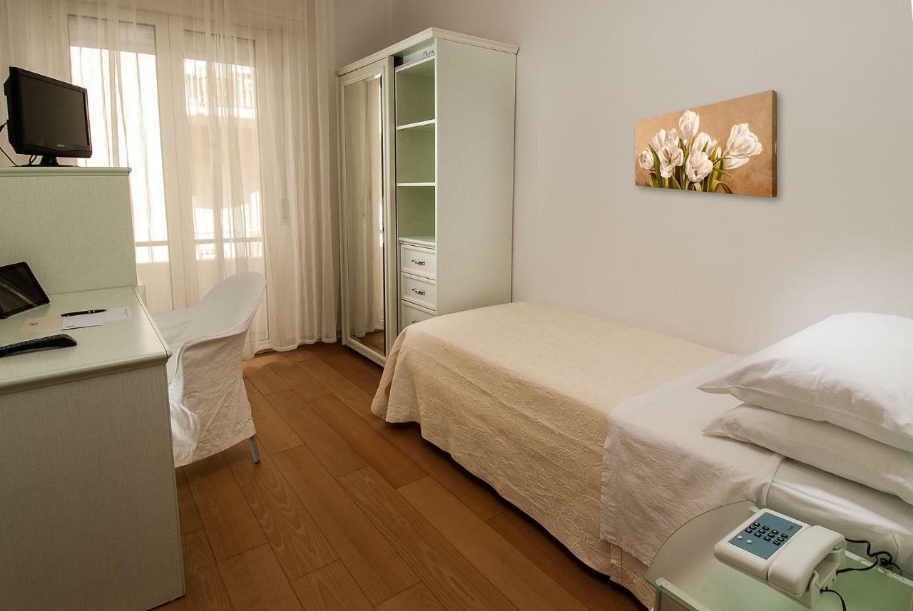 Hotel La Rosa Cattolica Esterno foto