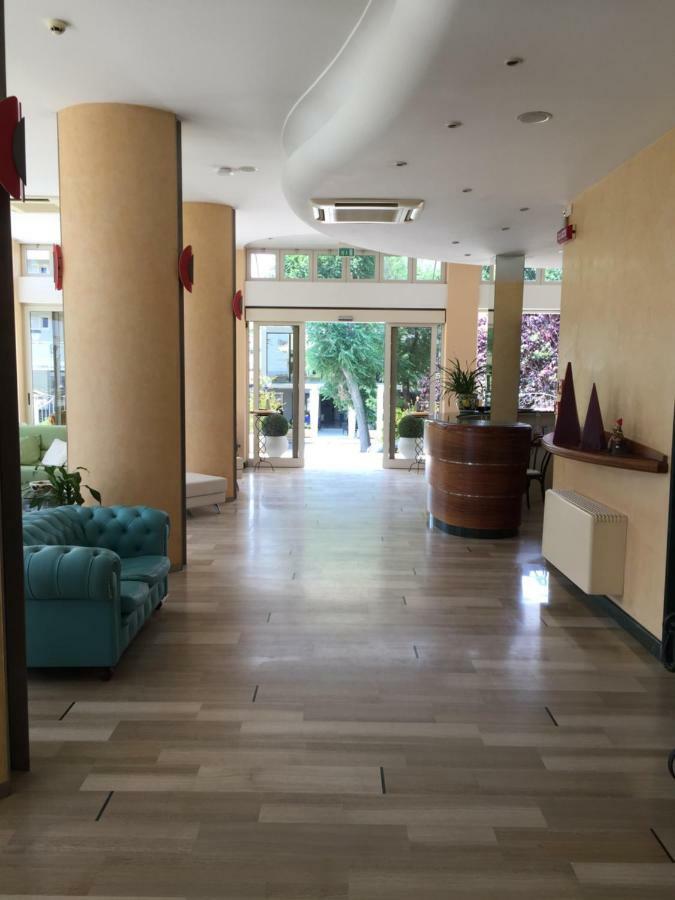 Hotel La Rosa Cattolica Esterno foto