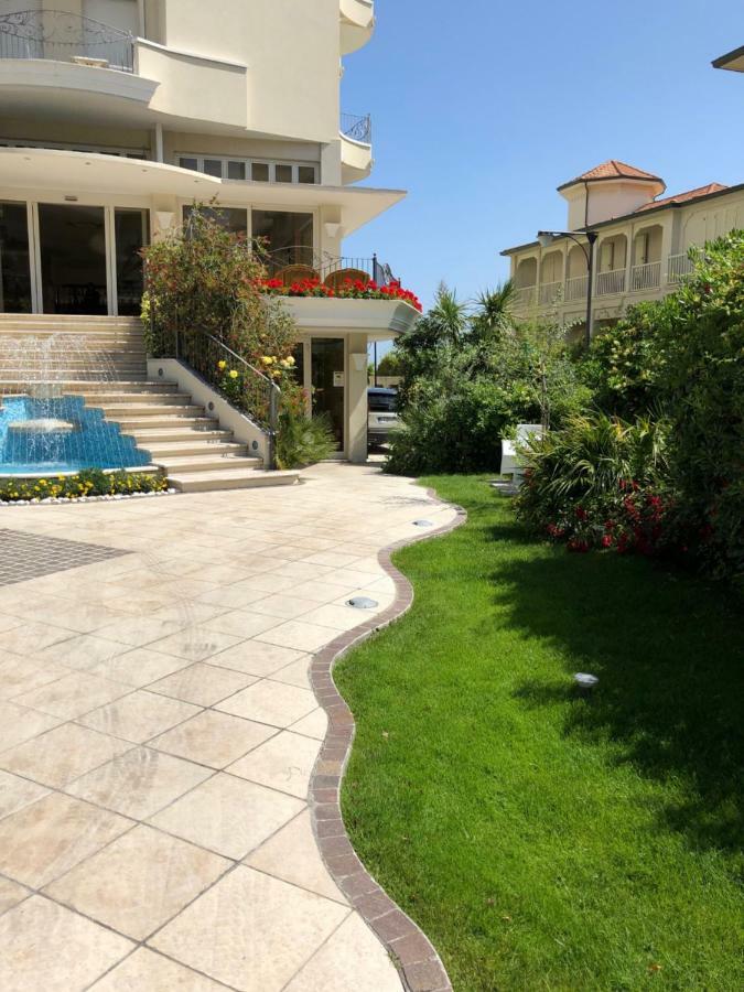 Hotel La Rosa Cattolica Esterno foto