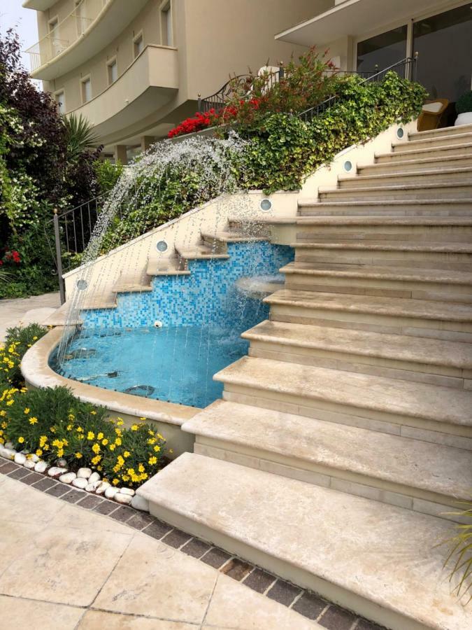 Hotel La Rosa Cattolica Esterno foto
